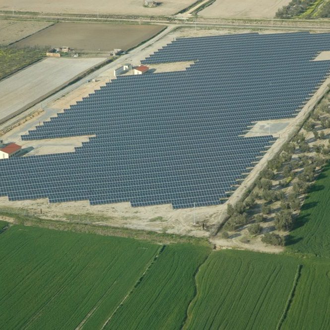 Parque Solar Aguilar: Promoción, Ingeniería y Ejecución