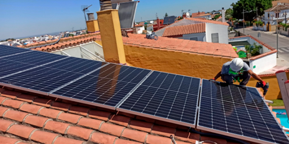 La Agencia Andaluza de la Energía incrementa el presupuesto para ayudas de autoconsumo de su programa regional hasta los 51 millones de euros